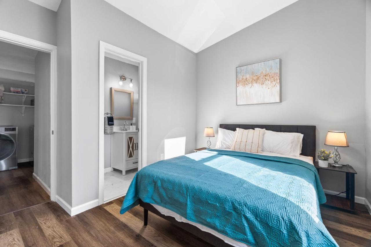 Lovely 3 Bedroom Colonial Home ミドルタウン エクステリア 写真