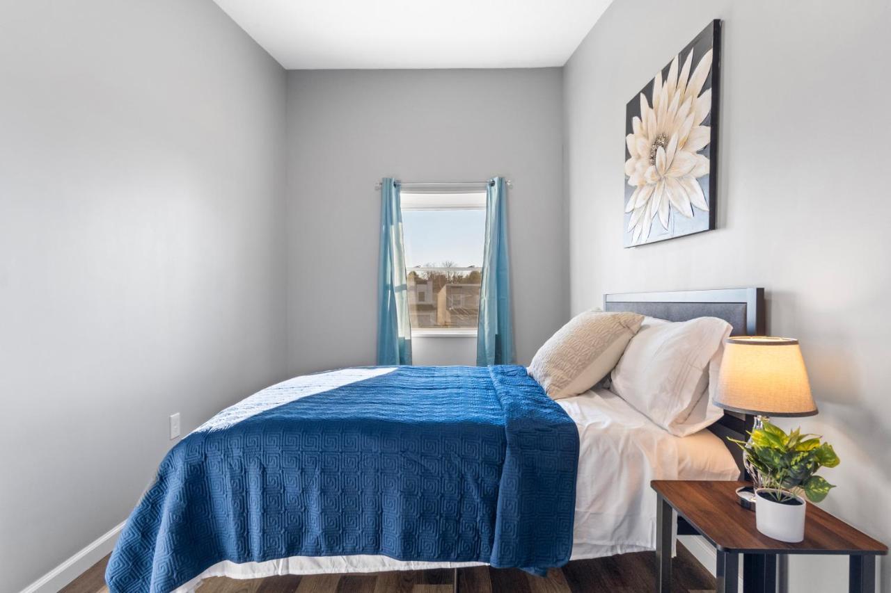 Lovely 3 Bedroom Colonial Home ミドルタウン エクステリア 写真